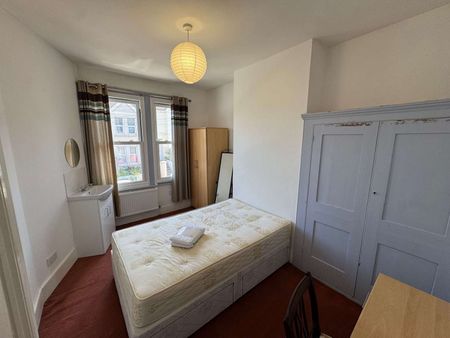 Whippingham Road Room 2 - Photo 3