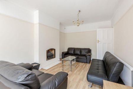4 bedroom terraced house to rent - Photo 5