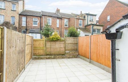 2 bedroom terraced house to rent - Photo 2