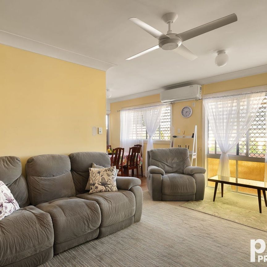 Big Family Living with a Massive Games Room and Huge Alfresco - Photo 1