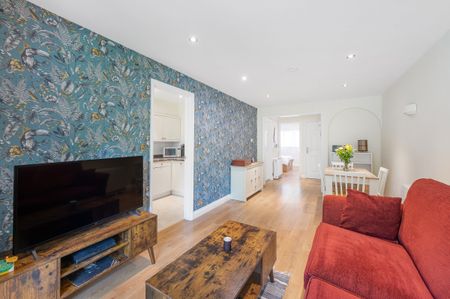 Selhurst Close, London, SW19 ground floor flat to rent - Photo 3