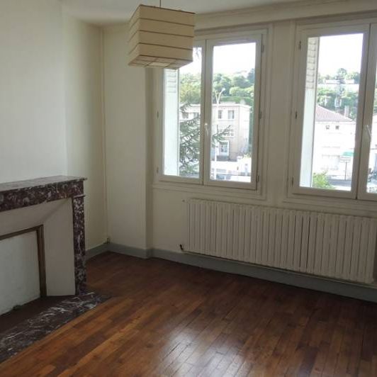 TYPE III - CENTRE VILLE DE POITIERS - Photo 1