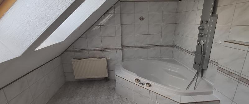 2 Zi. Whg. im 1. OG mit Dachterrasse, Stellplatz und Gartenmitbenutzung - Photo 1