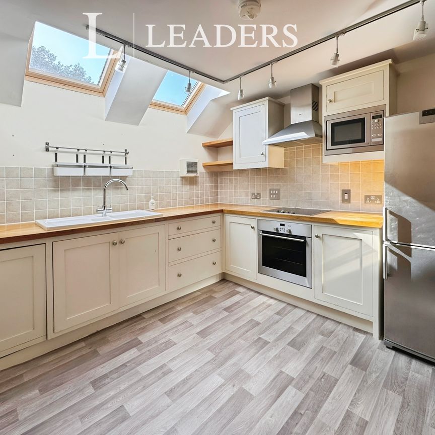 2 bedroom town house to rent Edith Murphy Close - Photo 1