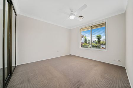 Freshly Painted 4 Bedroom Home - Photo 4