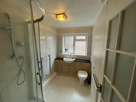 2 bed flat to rent in Kingsfield Road, Oxhey, WD19 - Photo 5