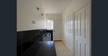 Neat & Tidy Family Home - Photo 5