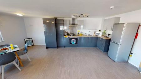 Silver En Suite - Photo 4