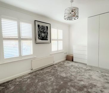 2 bedroom end of terrace house to rent - Photo 2