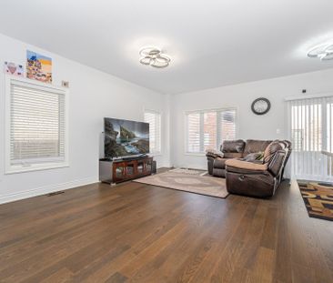 For Lease - 13 Alan Williams Trail, Uxbridge, Ontario - Photo 1