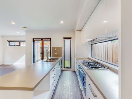 1B Cosmos Street, Glenroy - Photo 2
