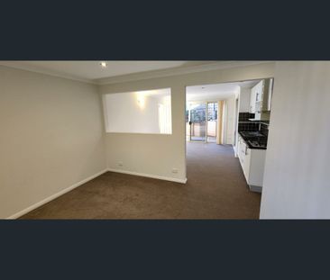 6 Blamey Way, Cherrybrook, NSW 2126 - Photo 1