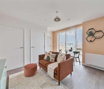 New Road Triangle, Feltham, TW14 - Photo 2