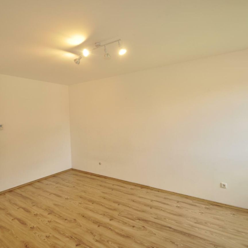 Gepflegte schöne 3 Zimmer-Wohnung in Pressbaum – Orsteil Pfalzau mit Pergola - Photo 1