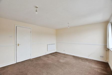 2 bedroom Flat To Let - Photo 2