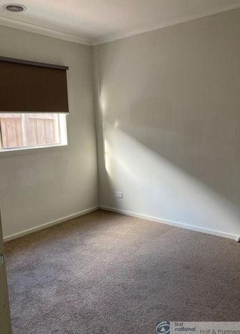 Modern Four Bedroom Home - Photo 2