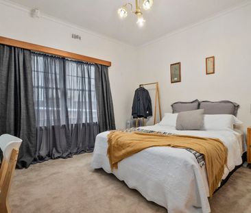 Comfortable two-bedroom unit in a convenient New Town location - Photo 6