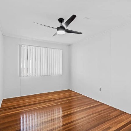 Freshly Updated 2-Bed Unit with City Views in Prime Annerley Location - Photo 3