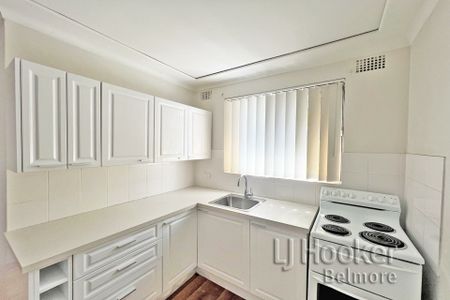 MINUTES FROM SCHOOLS & PUBLIC TRANSPORT - Photo 4