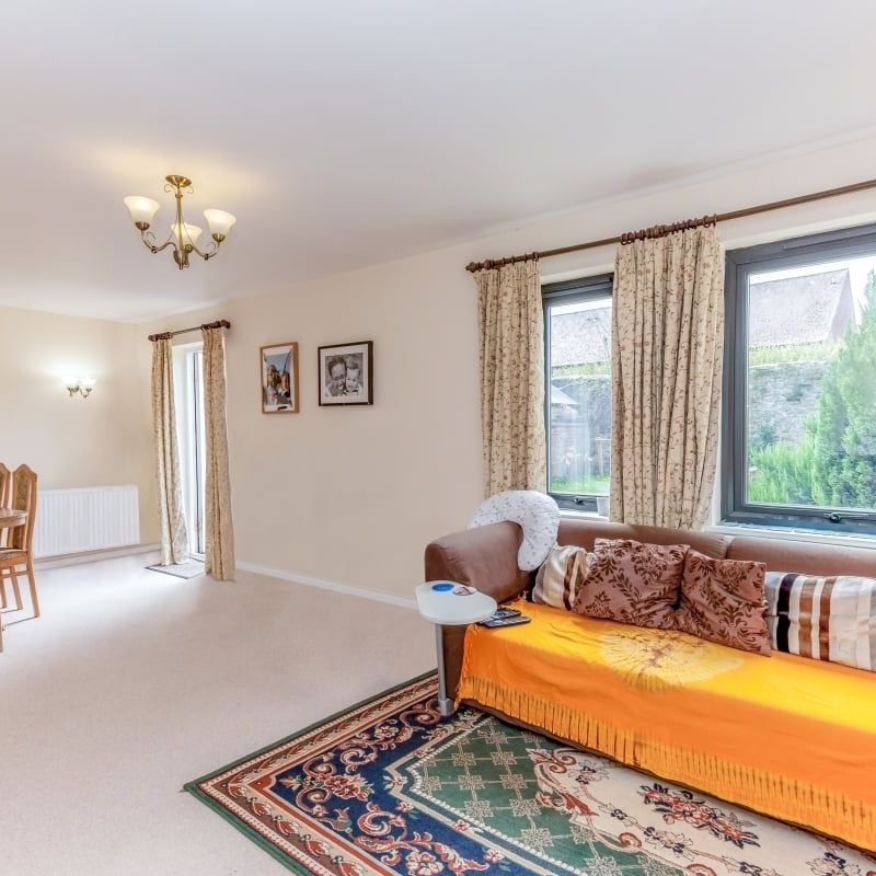 Bay Tree Close, Iffley - Photo 1