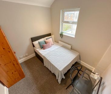 1 bedroom in a house share to rent - Photo 5