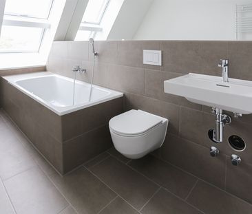 Dachgeschoss-Komfort mit Terrasse, sep. Küche und Tageslichtbad *Of... - Photo 6