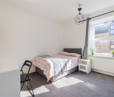 2 bedroom private hall to rent - Photo 2