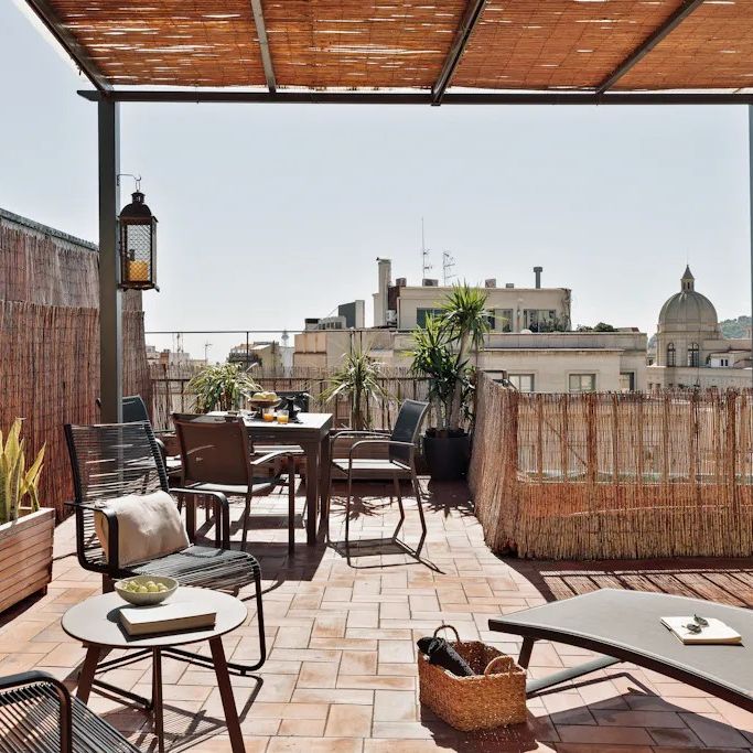 Ronda de la Universitat, Barcelona, Catalonia 08007 - Photo 1