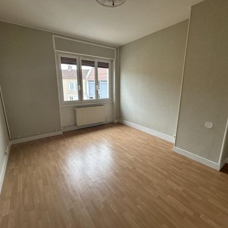 Location Appartement 2 pièces 44m² LE CREUSOT 71200 - Photo 3