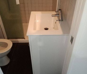 Fully Furnished 1Bed room Apartment on Upper Queen - rent including... - Photo 4