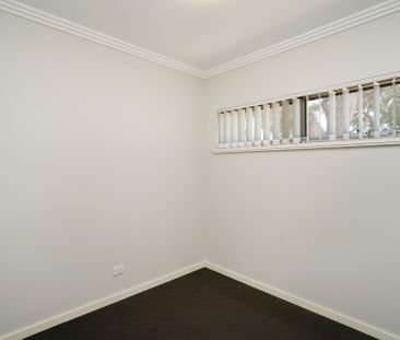Modern Two Bedroom Apartment - Photo 3