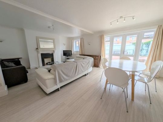 Bognor Regis 5 bedroom detached house to rent - Photo 1