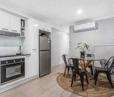 Modern & Low-Maintenance 2-Bedroom Duplex in Griffin - Photo 1