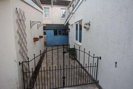 George Street, Weston-super-mare, BS23 - Photo 2