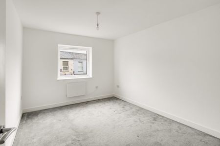 1 Bed Flat - Photo 5