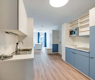 Reduced Rent - Fully furnished private room with balcony in a 5 peo... - Photo 6