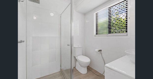 Charming Home in Amazing Location!! - Photo 1