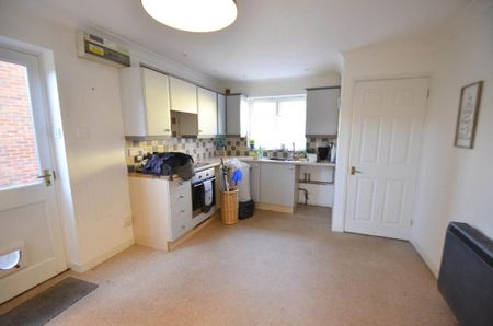 2 bedroom end of terrace house to rent - Photo 3