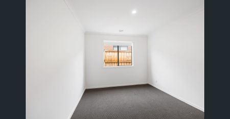 Spacious Four-Bedroom Home with Modern Comforts - Photo 2