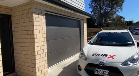 Stylish, Near New Standalone Home for Rent in Mangere East - Photo 4