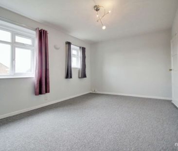 Burbage Road, Swindon, Swindon, SN2 - Photo 2