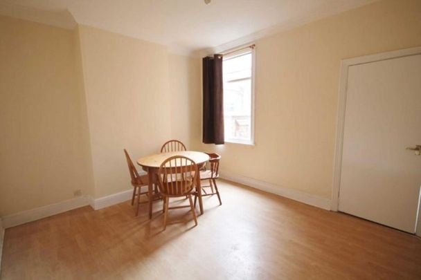 4 bedroom terraced house to rent - Photo 1