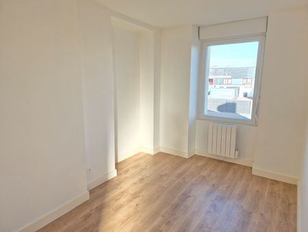 A LOUER Maison ancienne atypique rénovée 50180 Agneaux 3 chambres 80.90 m2 - Photo 3