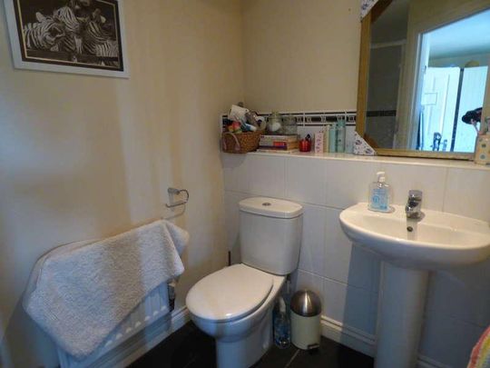 Student Property, Baxendale Road, PO19 - Photo 1