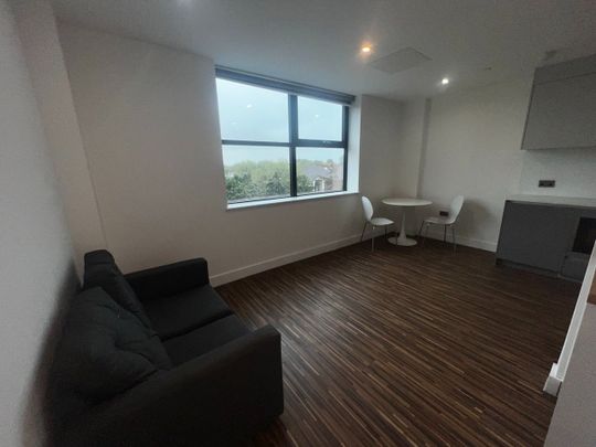 1 Bed Flat, Westpoint, M16 - Photo 1