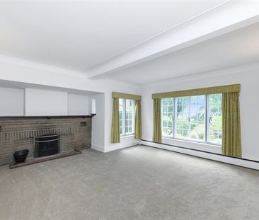 5 Bed Detached House, Lucknow Drive, NG3 - Photo 2