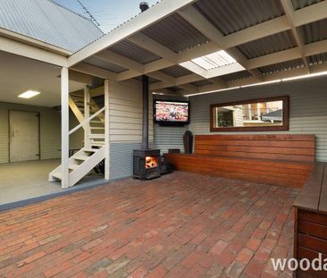 Charismatic Edwardian with a Spectacular Entertaining Focus - Photo 2