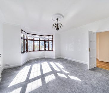 4 bedroom semi-detached house to rent - Photo 4