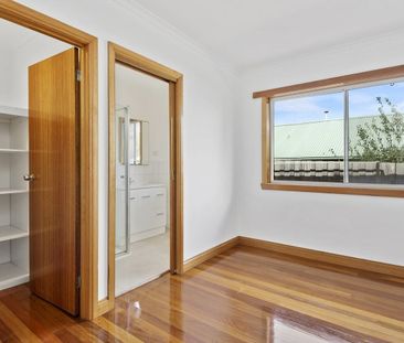 Modern 3-Bedroom Home in Great Location - Photo 2