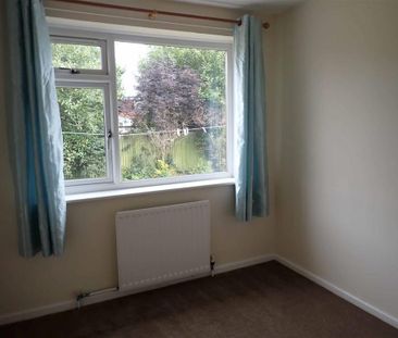 2 bedroom semi-detached bungalow to rent - Photo 4